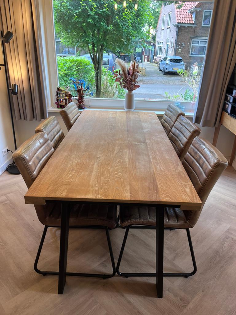 Eettafel van ‘houtmerk’ eikenhout, Ophalen, Zo goed als nieuw, 4 tot 6 stoelen