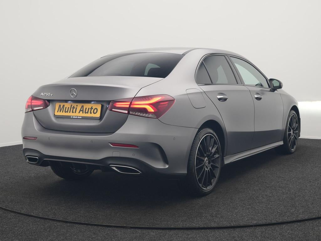 Mercedes-Benz A-Klasse 250 e *SONDERFARBE!* AMG Limited PHEV, Auto's, Gebruikt, Zwart, Adaptive Cruise Control, Bedrijf