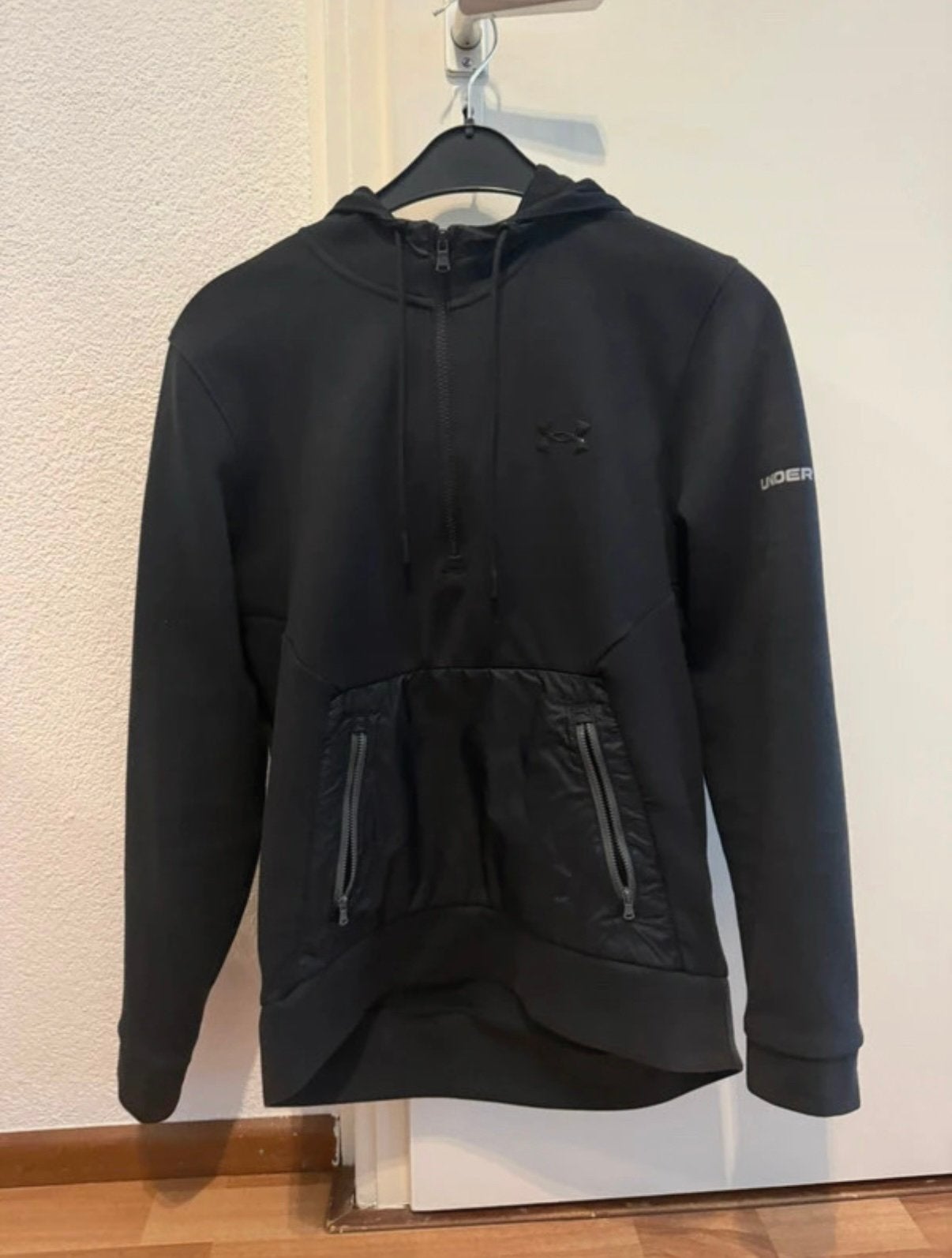Under Armour zwarte hoodie, Kleding | Dames, Zwart, Ophalen of Verzenden, Gedragen, Maat 46/48 (XL) of groter