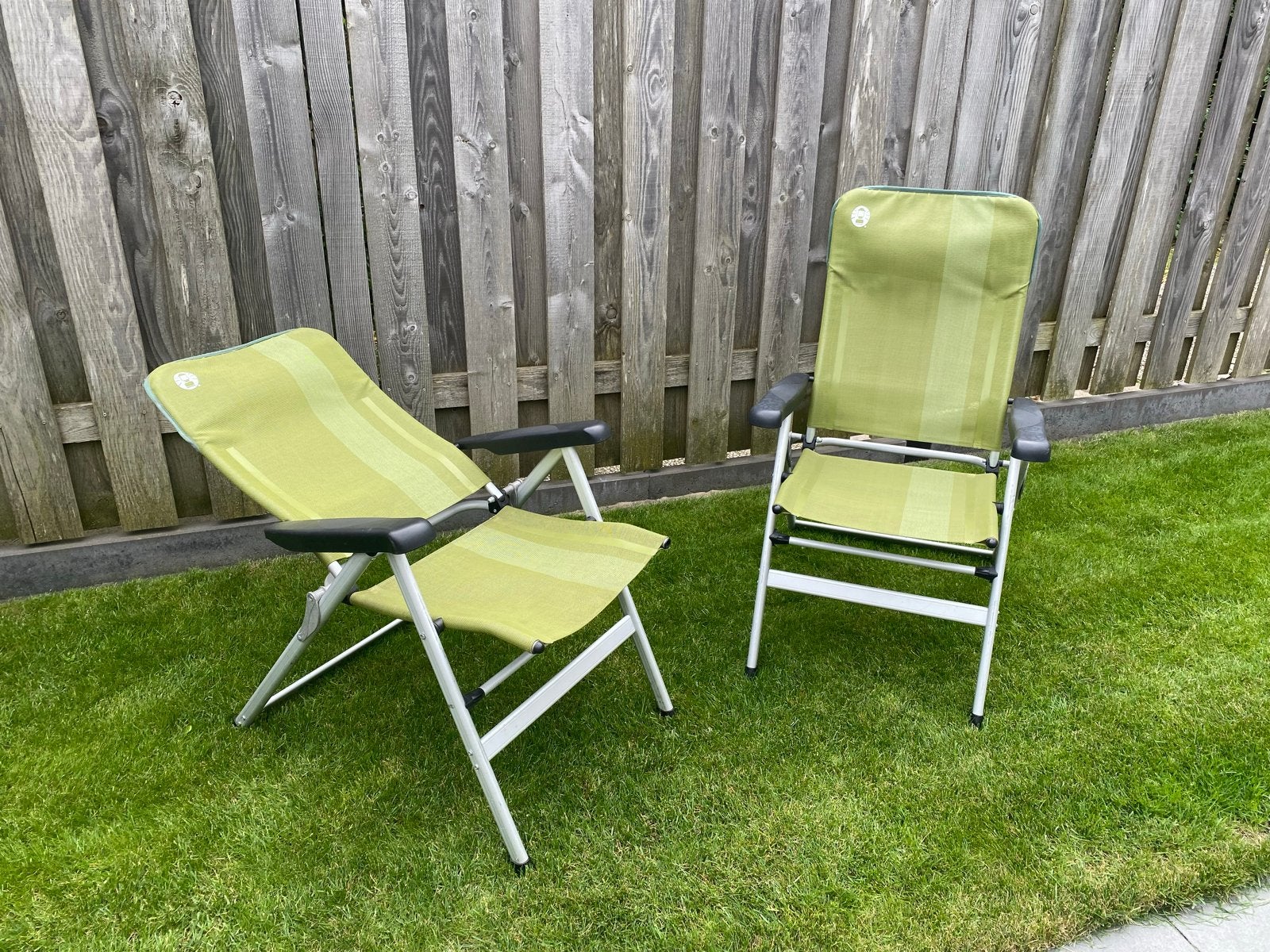 2x Camping / tuin klapstoel Coleman - Groen - Verstelbaar, Caravans en Kamperen, Kampeermeubelen, Ophalen, Gebruikt, Campingstoel