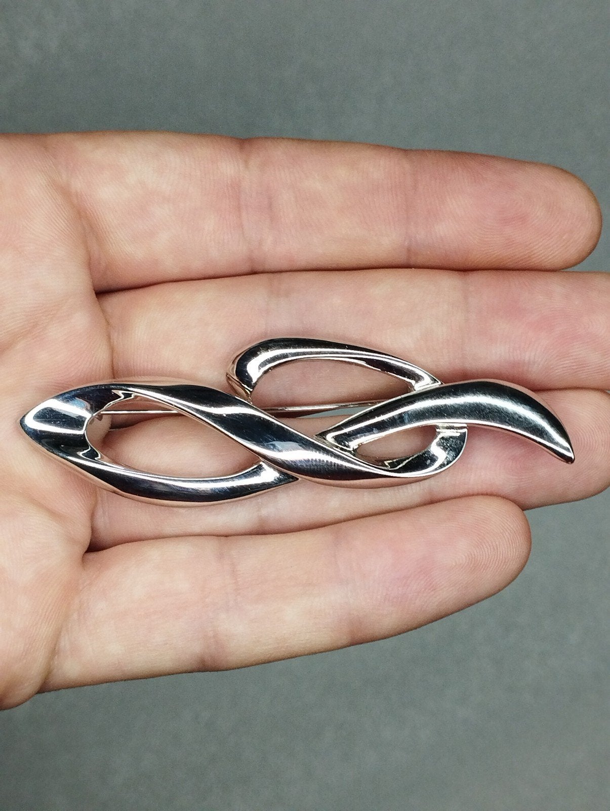 Prachtige vintage abstracte broche, Ophalen of Verzenden, Zo goed als nieuw, Zilver, Overige materialen
