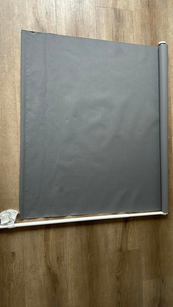 Verduisterend rolgordijn grijs Fridans IKEA, Ophalen, 100 tot 150 cm, Zo goed als nieuw, Grijs