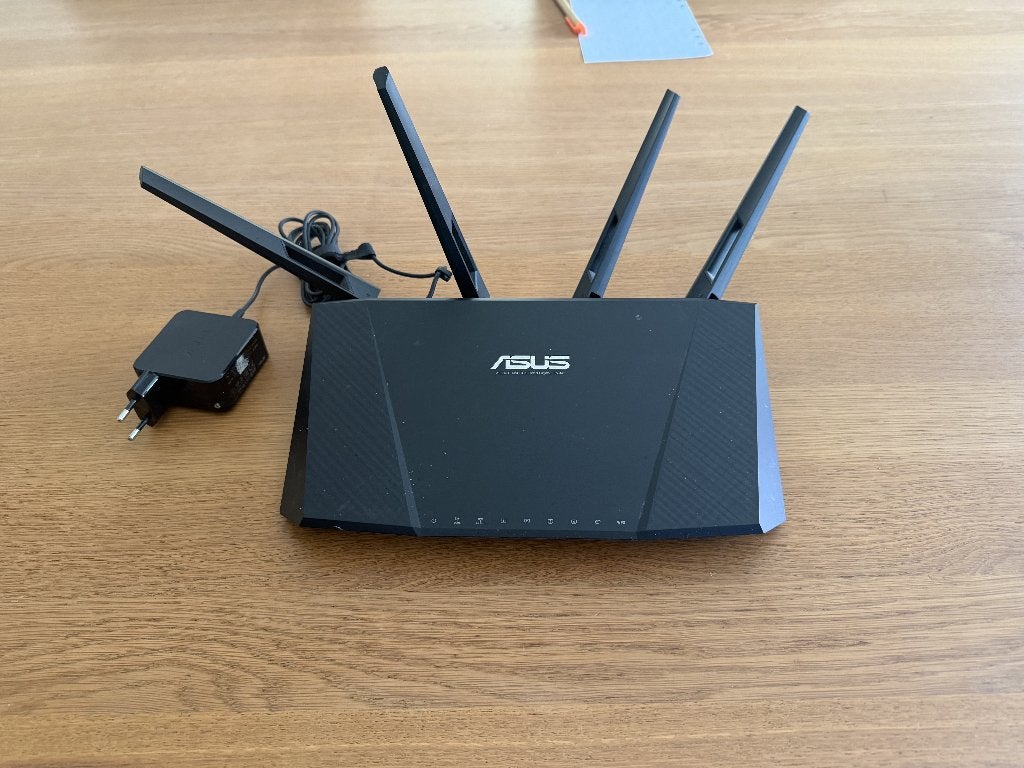 Asus RT-AC87U Dual Band 4x4 Wireless-AC. 2400 GB Router, Computers en Software, Netwerk switches, Ophalen, Zo goed als nieuw