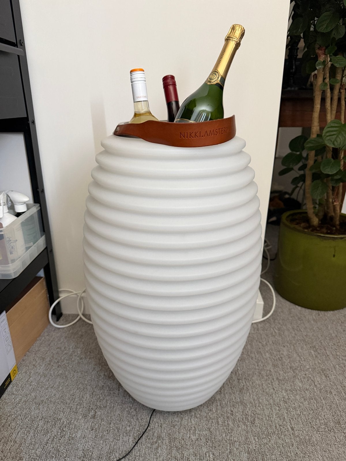 NIKKI.amsterdam lamp: Bluetooth speaker, lamp & wijnkoeler, Kunststof, Ophalen of Verzenden, Zo goed als nieuw, Modern
