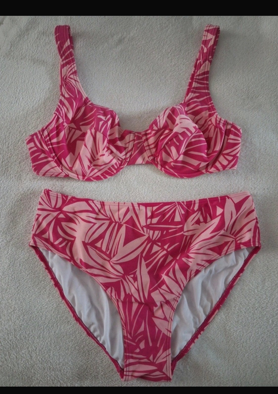 Roze bikini met bladprint - Zo goed als nieuw, Kleding | Dames, Ophalen of Verzenden, Zo goed als nieuw, Roze, Bikini