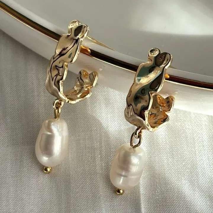 Golden Arc - Oorbellen met zoetwaterparel Verguld, Overige kleuren, DUESTELLE ITALIA, Nieuw, Ophalen of Verzenden