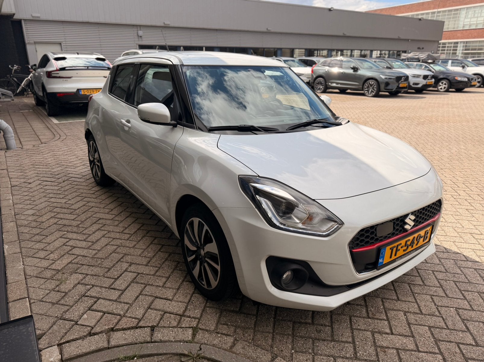 Suzuki Swift 1.2 Smart Hybrid 2018 parelmoer/ wit, Auto's, Voorwielaandrijving, Stof, 4 cilinders, 400 kg