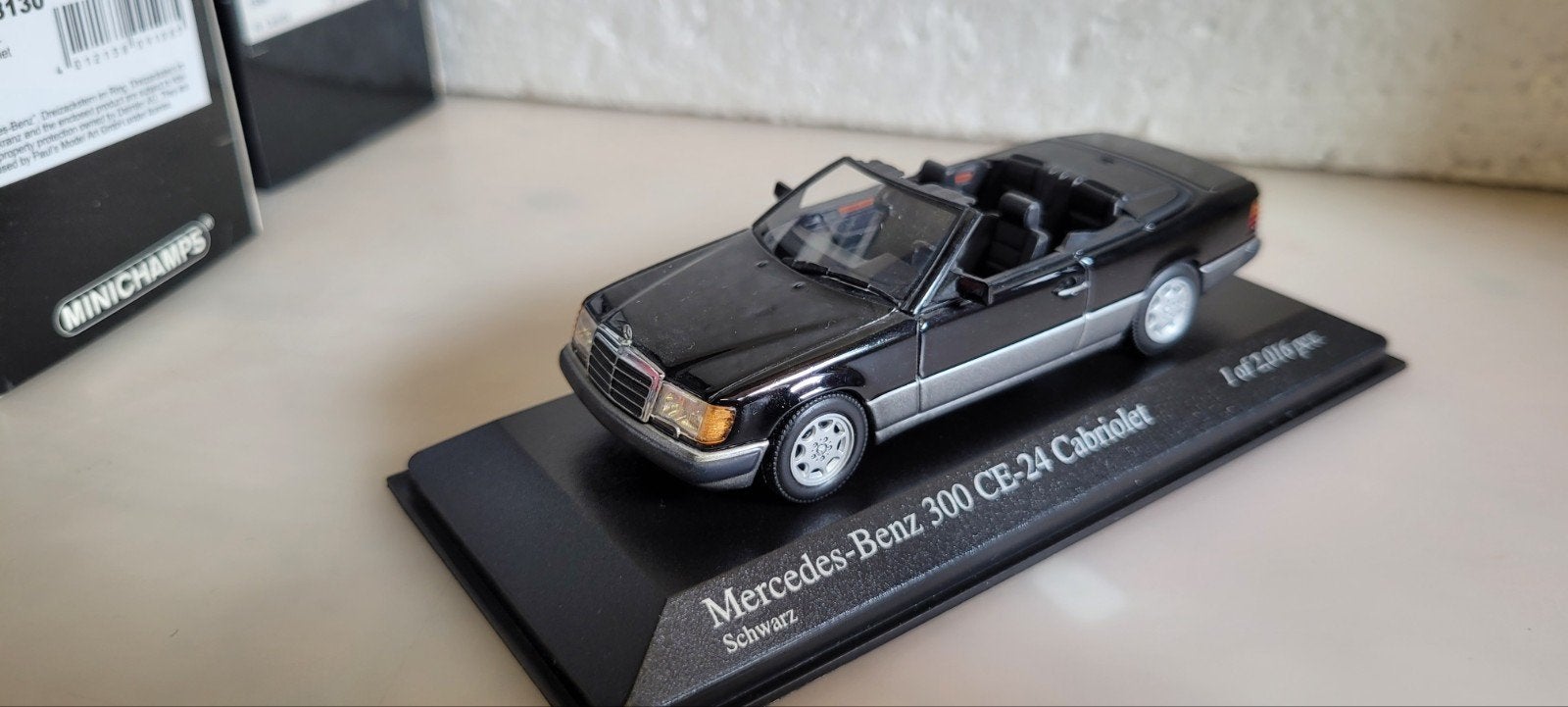 Minichamps 1990 Mercedes 300 CE_24 cabrio, Hobby en Vrije tijd, Modelauto's | 1:43, Ophalen of Verzenden, Zo goed als nieuw, Auto