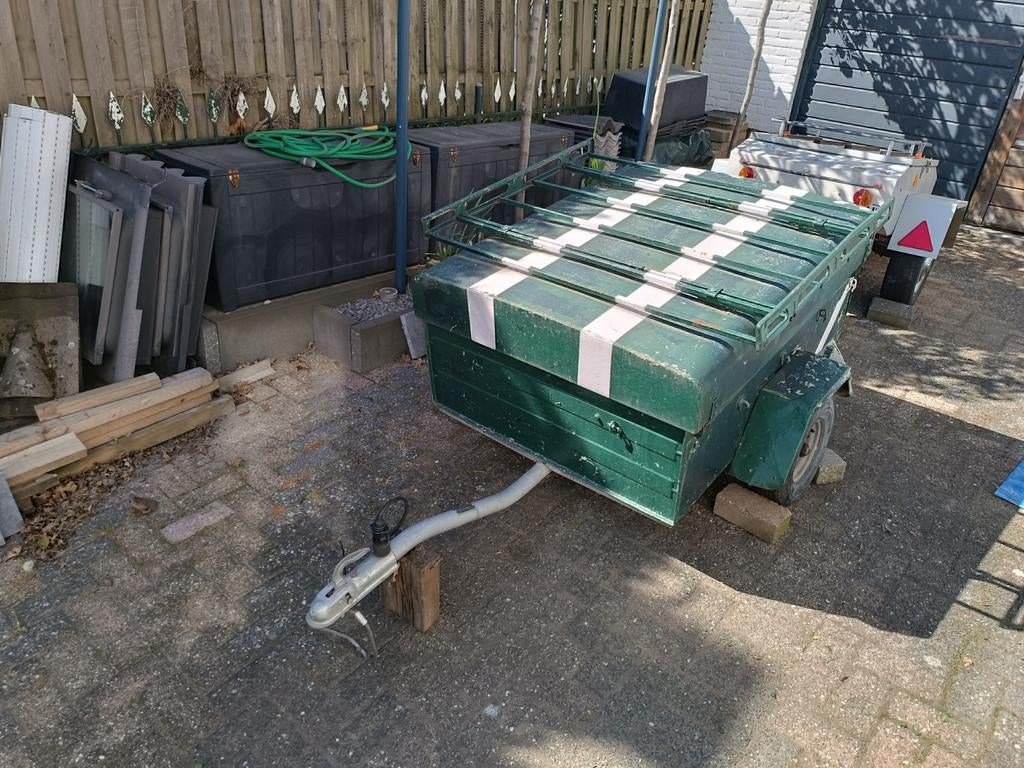 Oldtimer aanhangwagen bagagewagen, Ophalen