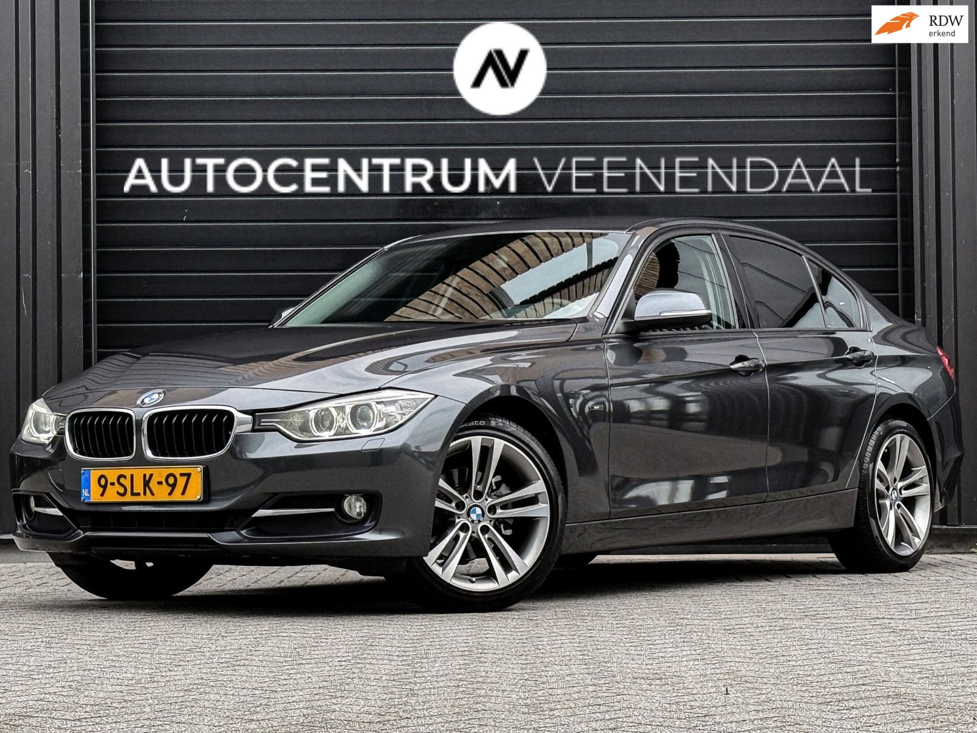 BMW 3-serie 316i Executive Sport AUT 1E EIG/LEDER/XENON/NAVI, Automaat, Dealer onderhouden, Gebruikt, 4 cilinders
