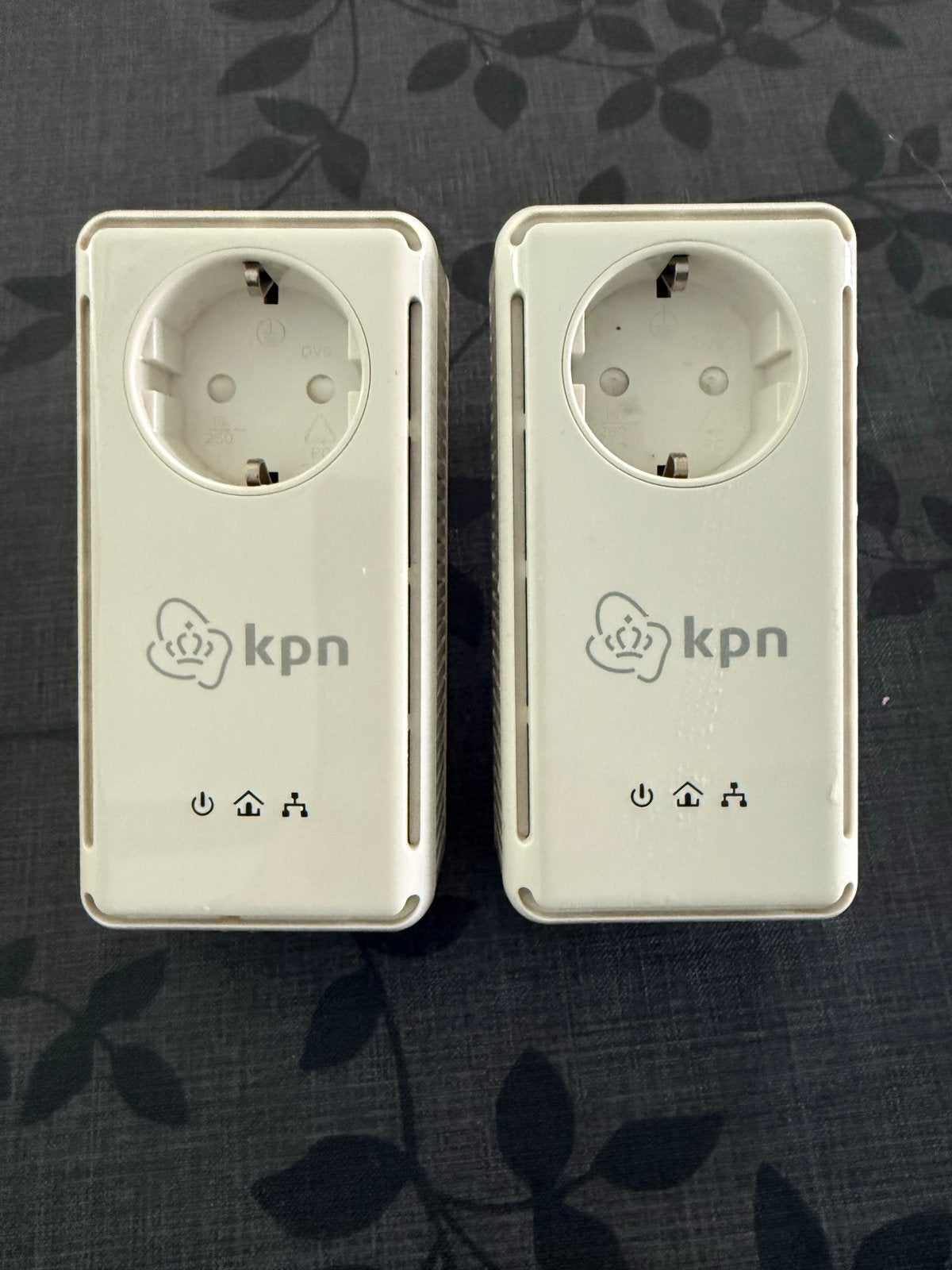 KPN Powerline Adapters (2 stuks) - Internet via netstroom, Ophalen of Verzenden, Gebruikt, Router