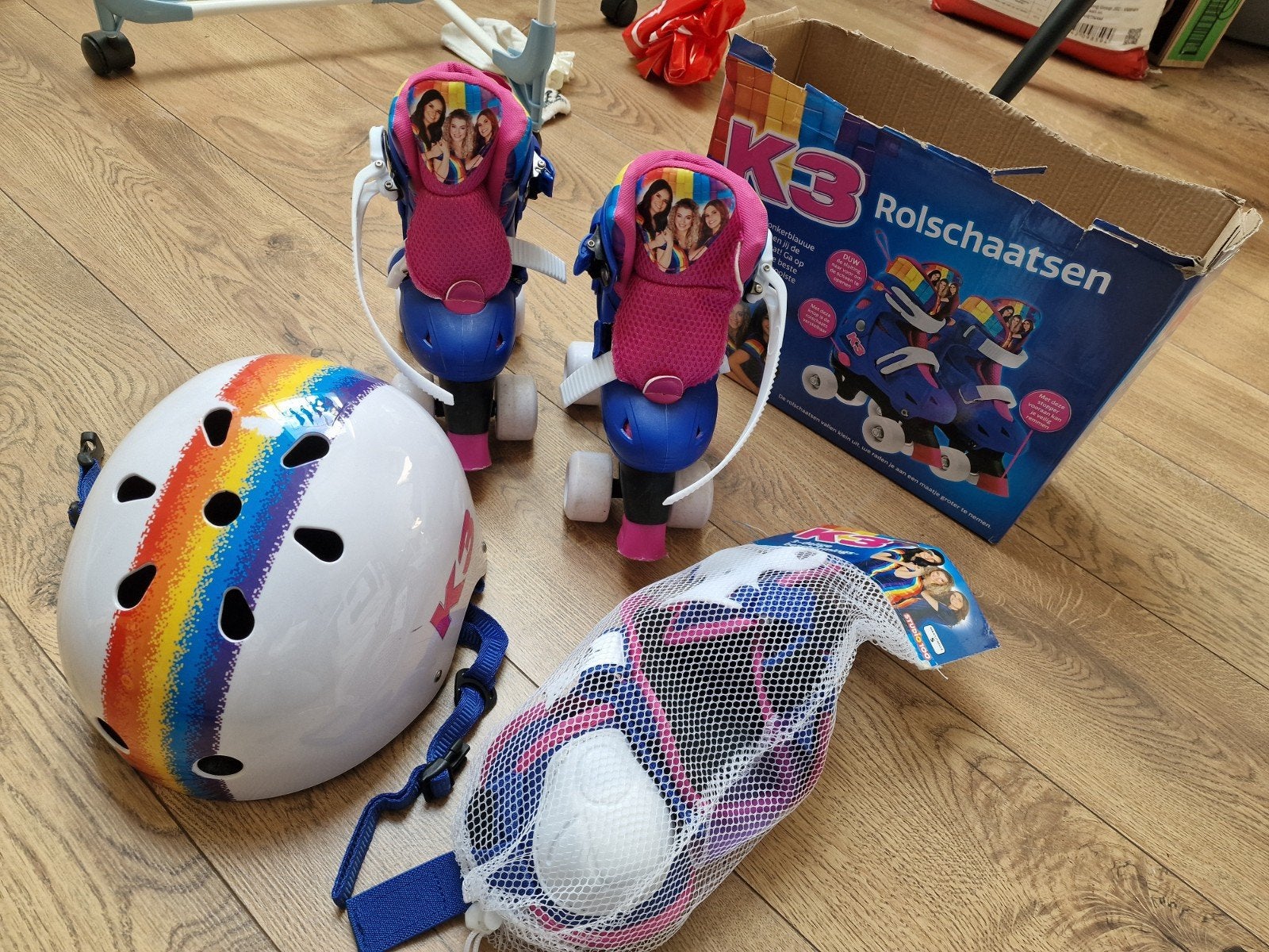 K3 rolschaatsen set met helm en beschermers, maat 30-33, Ophalen of Verzenden, Verstelbaar, Gebruikt, Kinderen