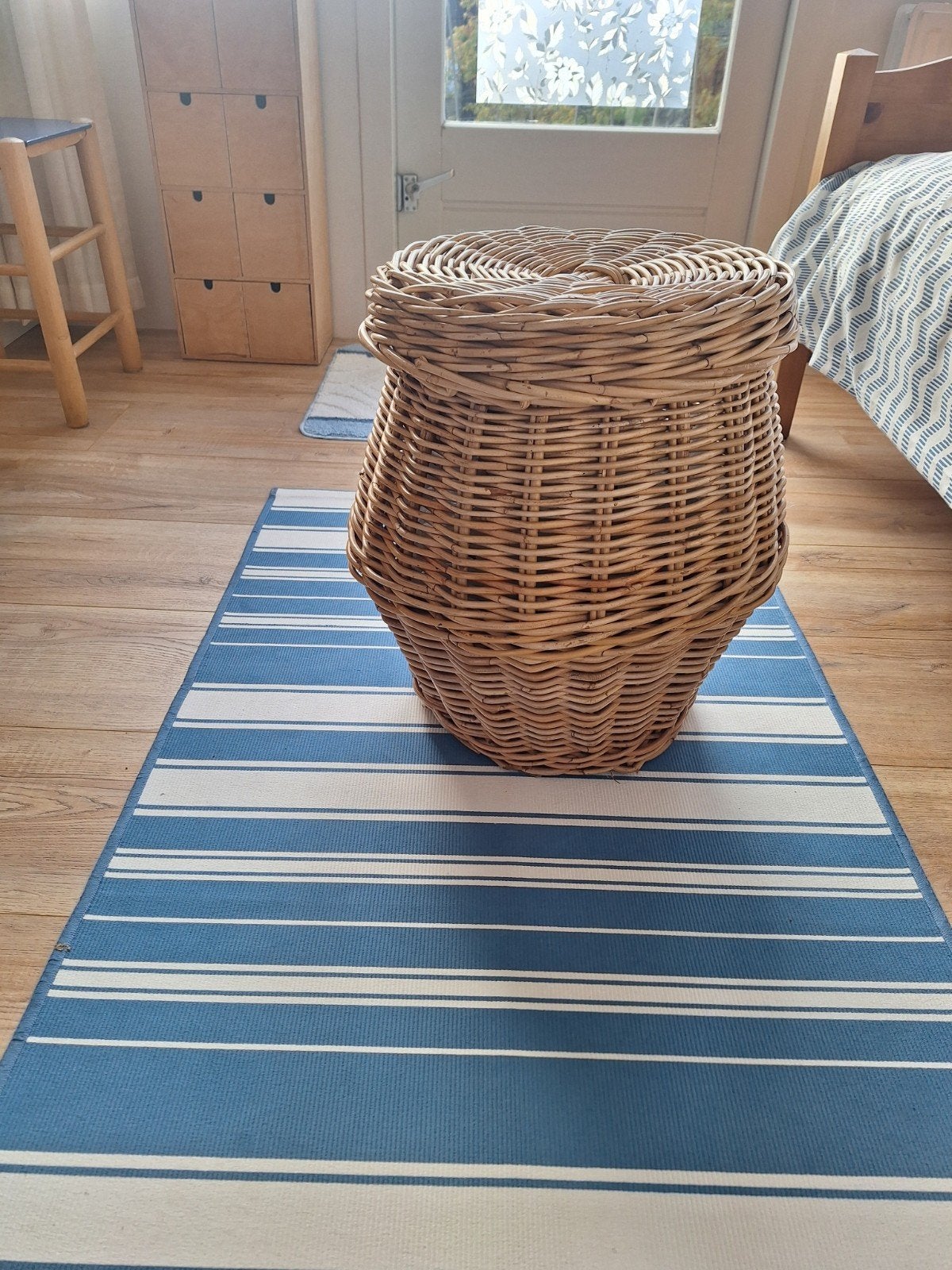 Rieten mand, Huis en Inrichting, Gebruikt, Met deksel, Mand, Rond
