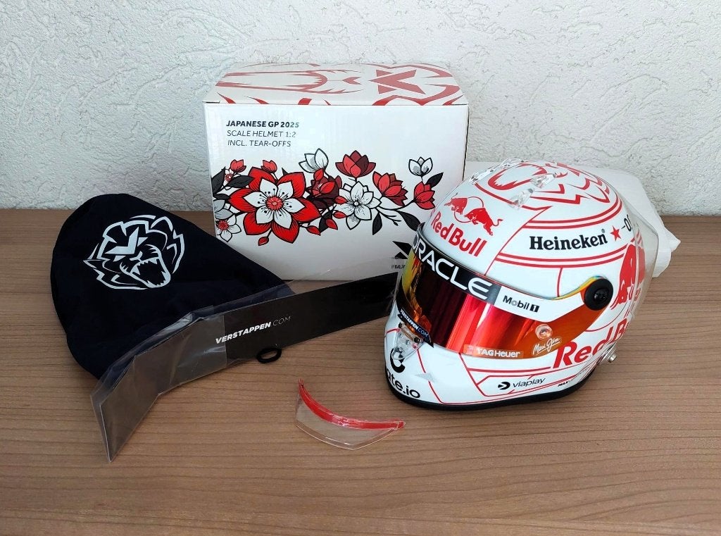 Max Verstappen 1:2 Helm GP Japan 2025, Verzenden, Zo goed als nieuw, Formule 1