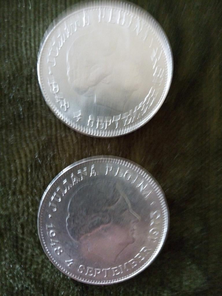 2x  Zilveren Tientje Tien Gulden 1973 Juliana UNC. NIEUW !!!, Postzegels en Munten, Munten | Nederland, Koningin Juliana, Setje
