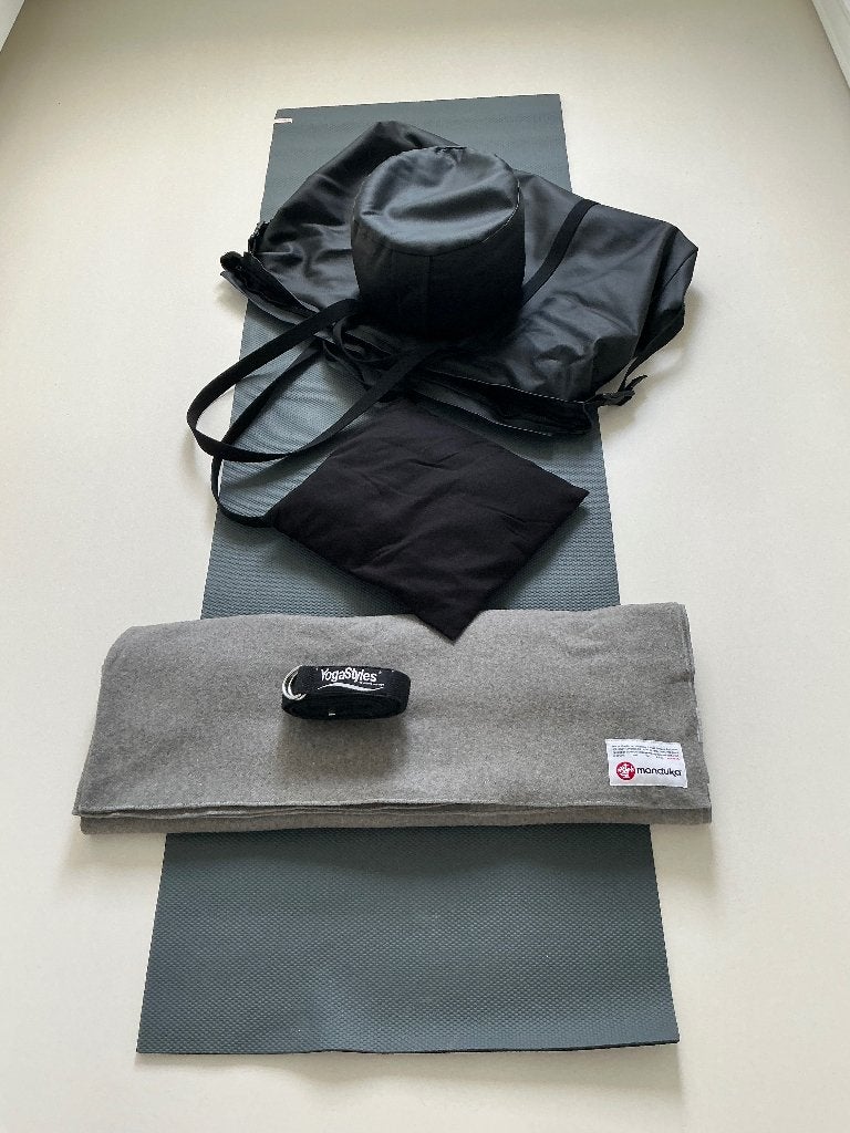 Complete Yoga Set: Mat, Tas, Kussen en Accessoires, Ophalen of Verzenden, Zo goed als nieuw, Yoga-accessoire