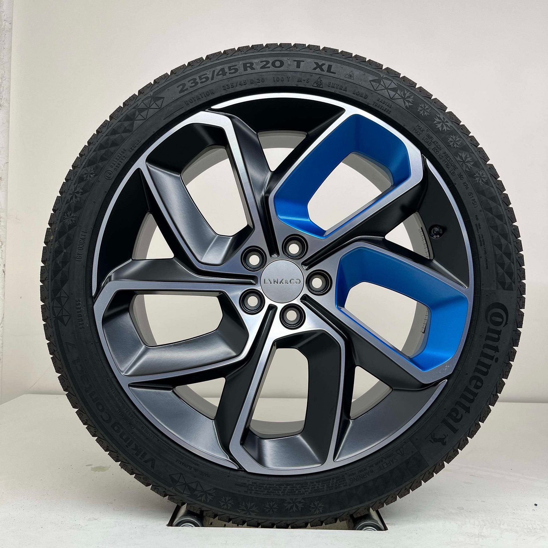 Lynk & Co 01 - 20 inch - winterbanden NIEUW, Auto-onderdelen, Banden en Velgen, Banden en Velgen, Nieuw, 235 mm, Personenwagen
