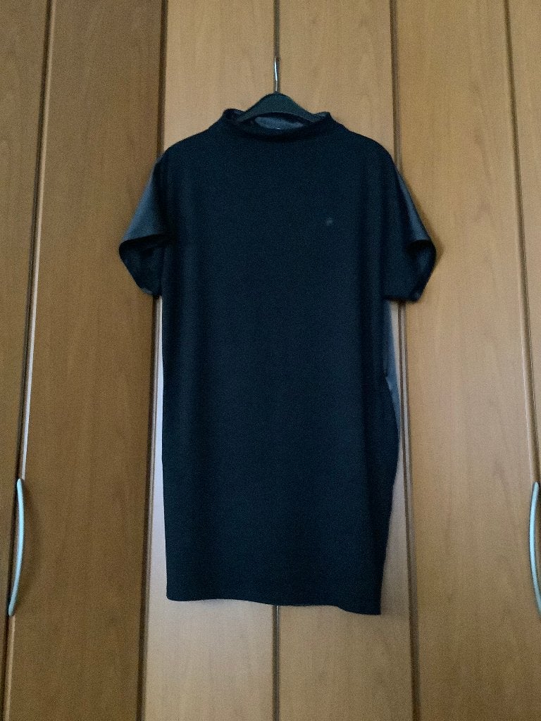 Mooie aparte zwarte jurk van G-Star raw, maat L., Kleding | Dames, Jurken, Zwart, Maat 42/44 (L), Ophalen of Verzenden, Knielengte