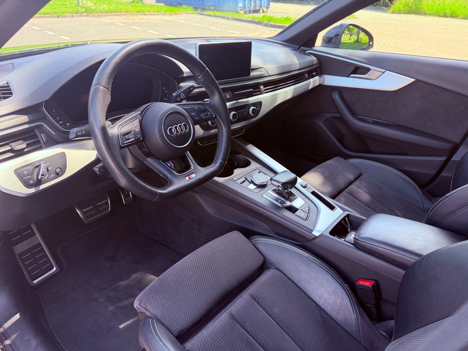 Audi A4 2.0 Tfsi Ultra Mhev 190pk S Tronic 2018 Zwart, 1984 cc, Zwart, Stationwagon, Geïmporteerd