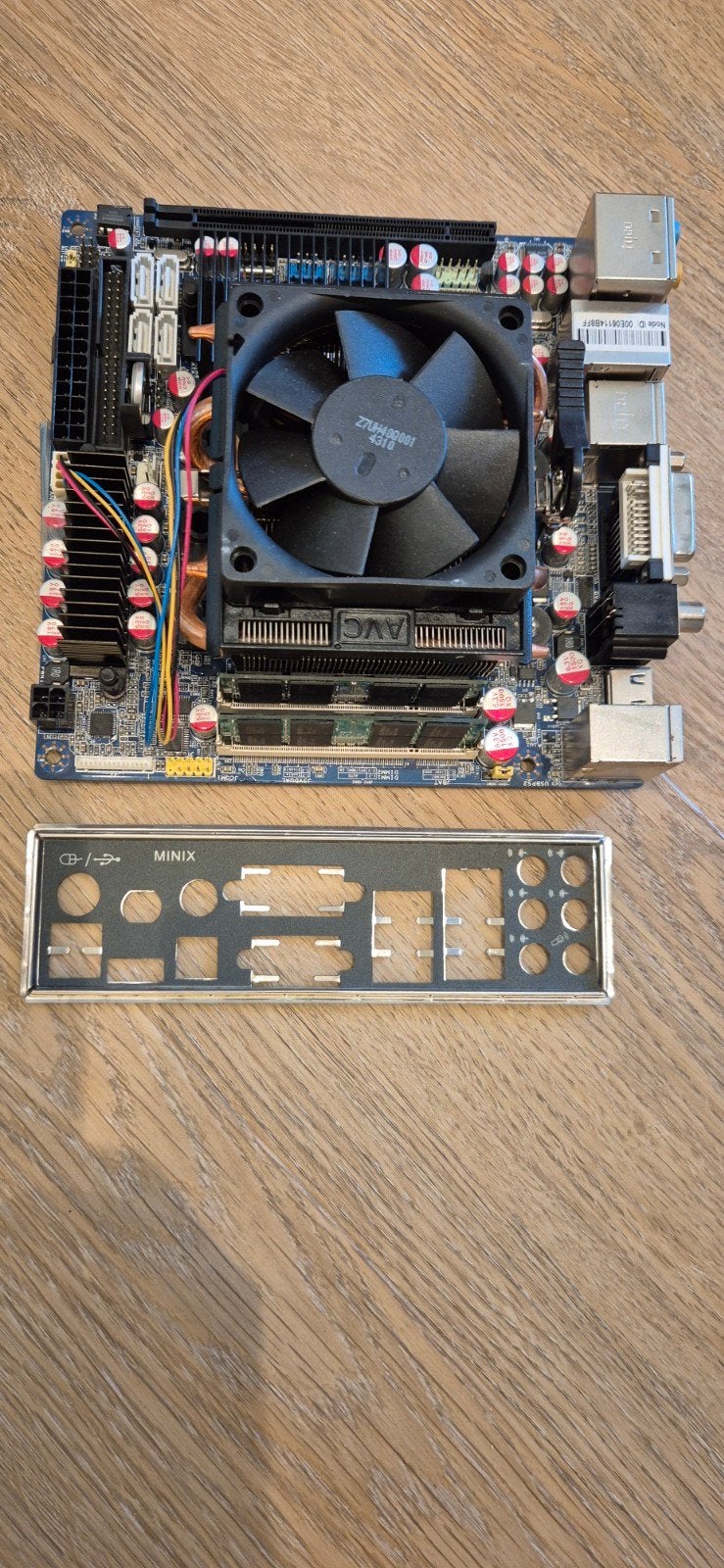 Zotac D2700-ITX WiFi Supreme Moederbord + 4GB DDR3 RAM (Inte, Computers en Software, Ophalen of Verzenden, DDR3