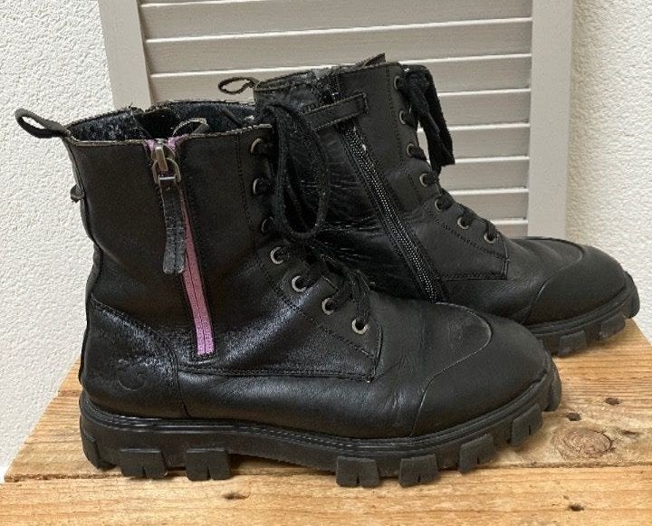 Stoere zwarte (meiden) boots maat 38 (kleine prijs...), Ophalen of Verzenden, Zo goed als nieuw, Zwart