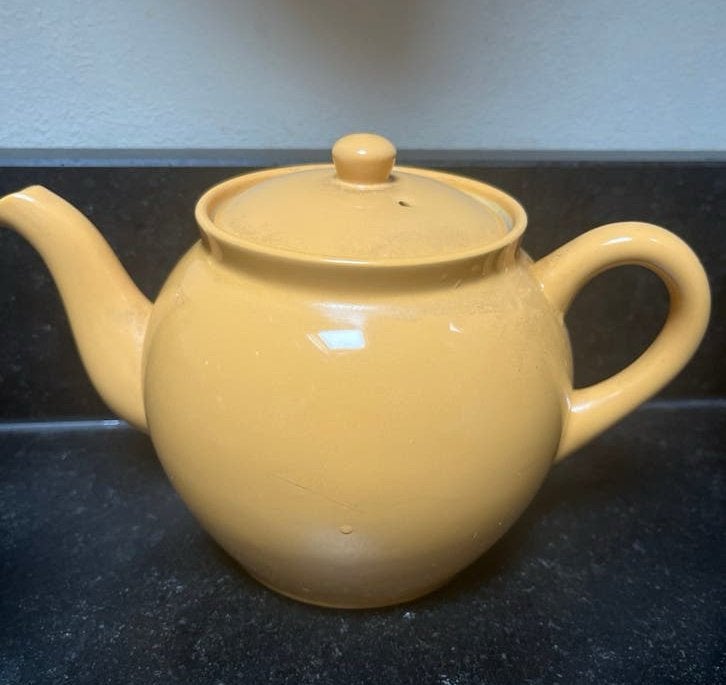 Vintage Gele Theepot -goedewaagen gouda holland, Ophalen of Verzenden