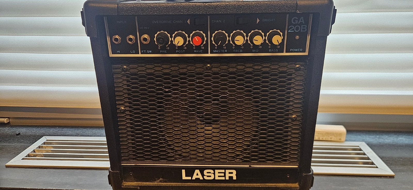 Laser GA-20B Gitaarversterker - 20 Watt, Ophalen, Gebruikt, Gitaar, Minder dan 50 watt