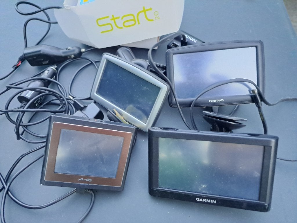 4x GPS navigatiesysteem, Auto diversen, Ophalen of Verzenden, Gebruikt