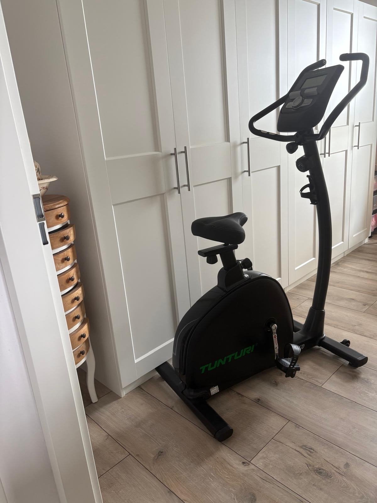 Tunturi F20 Signature Hometrainer - Zo goed als nieuw, Ophalen, Zo goed als nieuw, Metaal, Benen