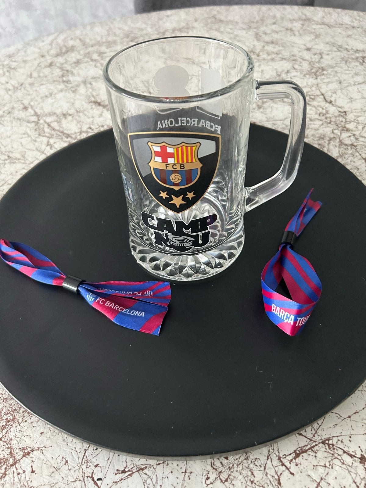 FC Barcelona Bierpul en Armbandjes - Camp Nou Souvenir, Ophalen of Verzenden, Zo goed als nieuw, Buitenlandse clubs, Overige typen