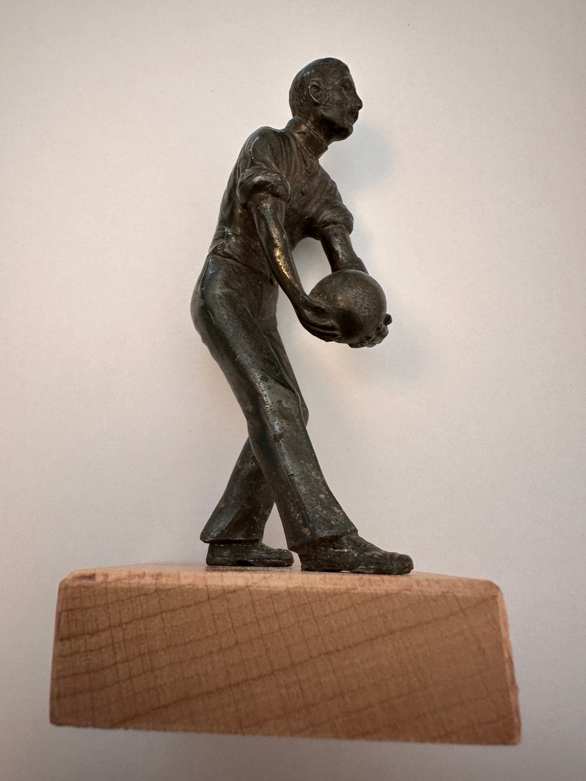 Bronzen beeldje kegelaar., Ophalen of Verzenden, Gebruikt