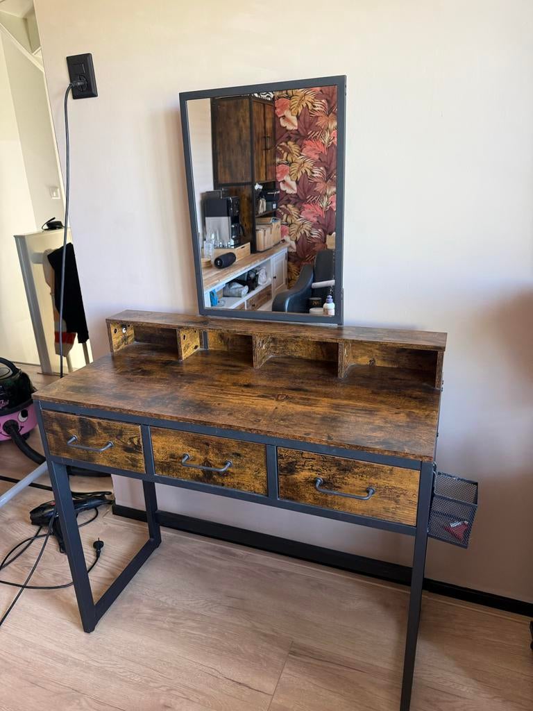 Kaptafel met spiegel en krukje - Industrieel design, Huis en Inrichting, Ophalen, 100 tot 150 cm, 50 tot 100 cm, Zo goed als nieuw