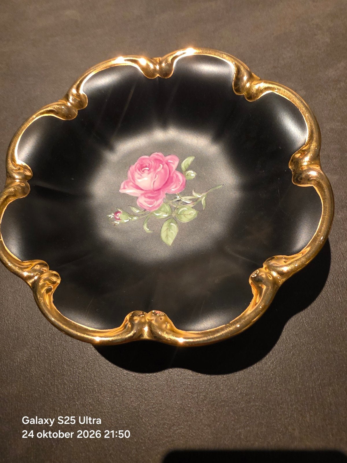 J.K.W. Beierse Porseleinen Schaal - Zwart met Roze Roos, Ophalen