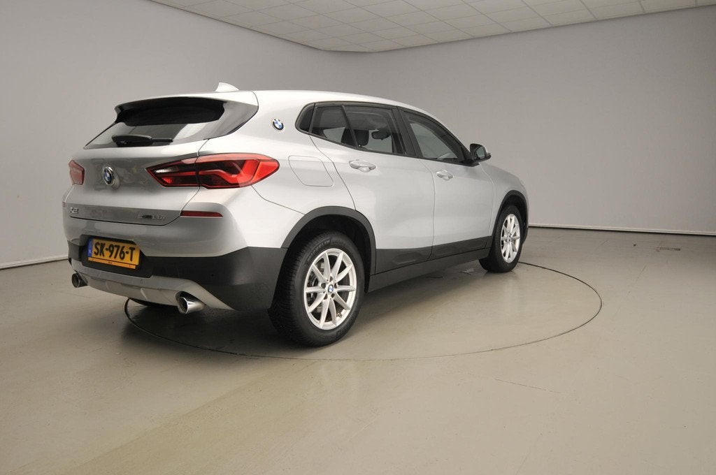 BMW X2 sDrive20i Automaat / Leder / LED / Park assist / Head, Auto's, BMW, 1998 cc, 1435 kg, Origineel Nederlands, SUV of Terreinwagen