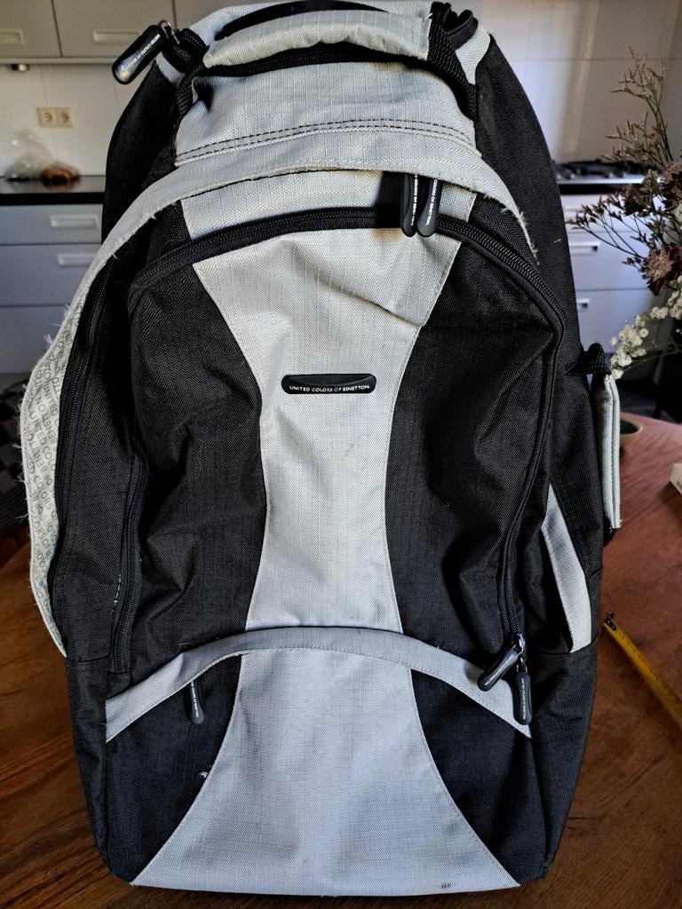Benetton rugzak/trolley - Zwart/Grijs, Gebruikt, 25 tot 40 cm, Ophalen of Verzenden, Overige merken