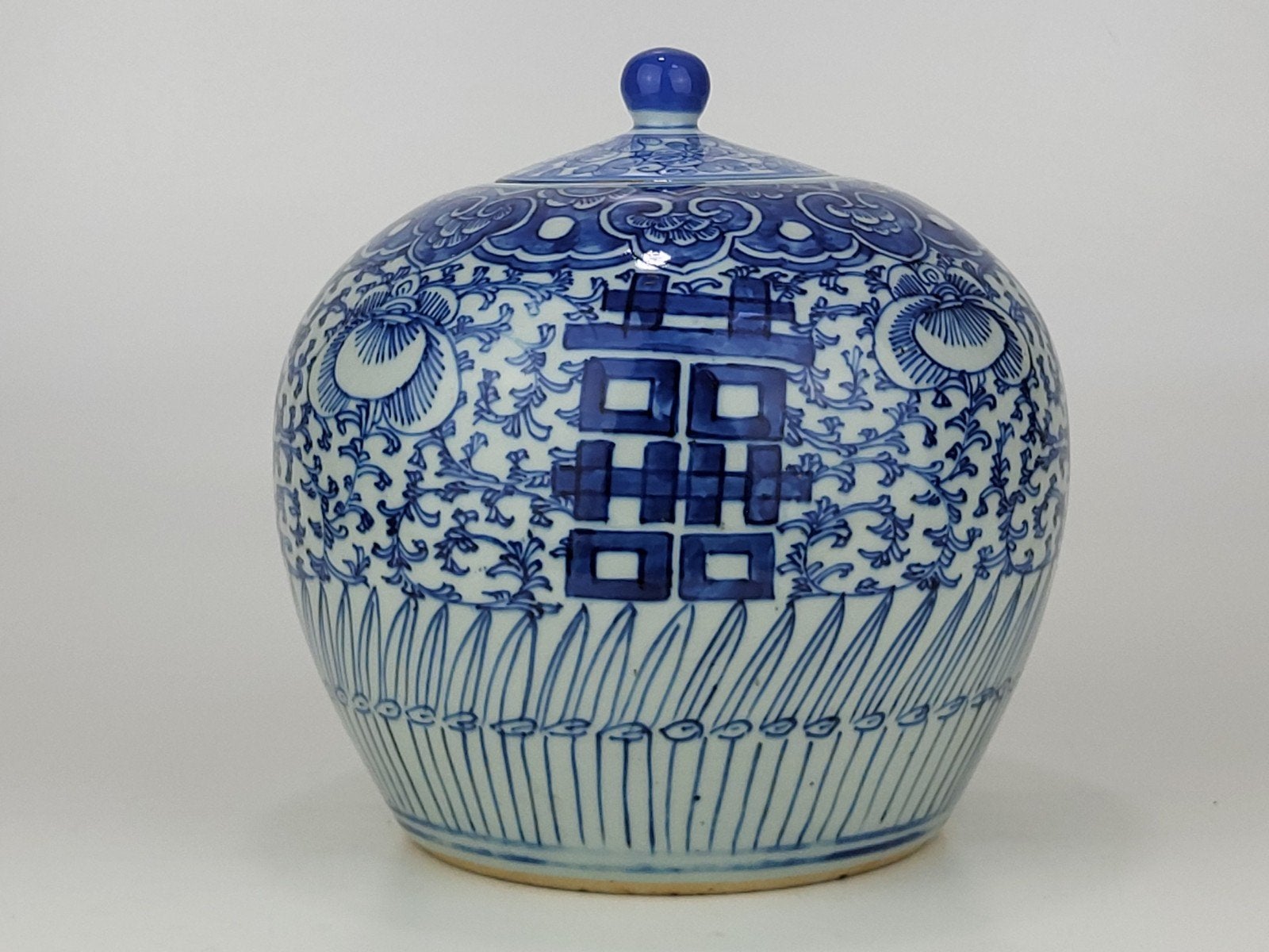 Antieke Chinese porseleinen pot met speciale decoratie, Ophalen of Verzenden