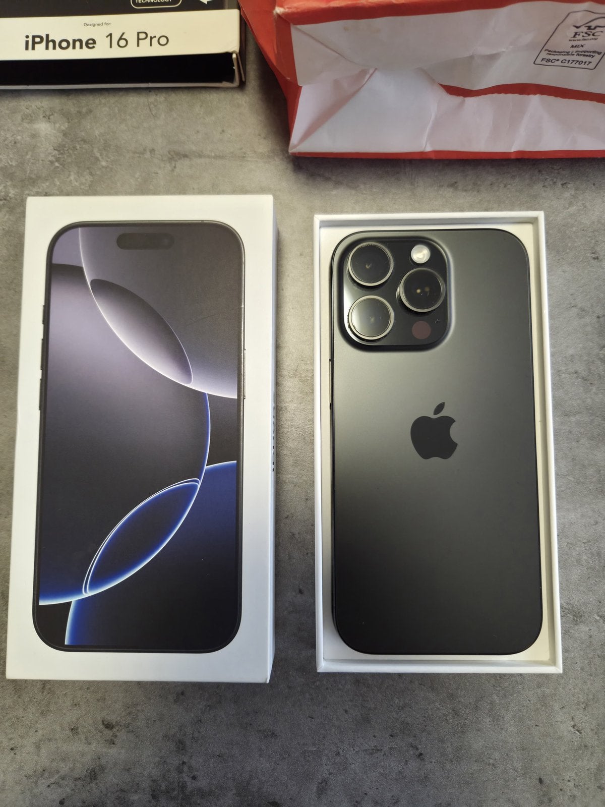 Apple iPhone 16 Pro 128GB Zwart Incl Bon Hoesje Doos, Telecommunicatie, IPhone 16 Pro, 128 GB, Zwart, Ophalen of Verzenden