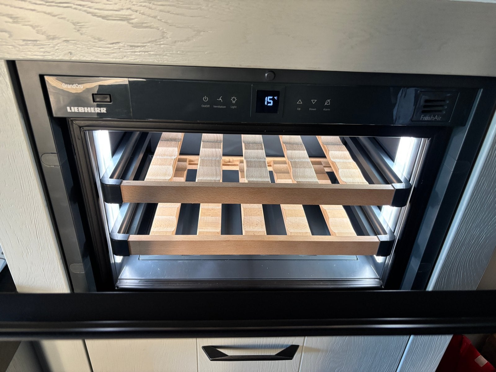 Liebherr Wijnklimaatkast - Zo goed als nieuw, Ophalen, Zonder vriesvak, Minder dan 85 cm, 45 tot 60 cm