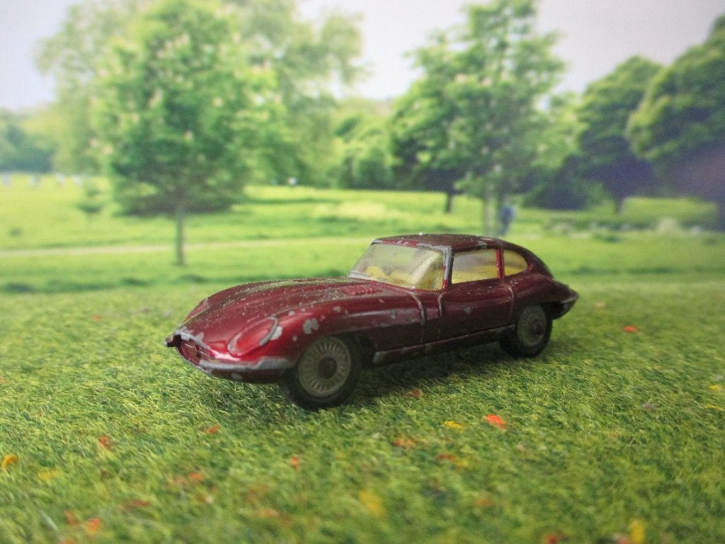 1:64 Jaguar E-Type 2+2 Coupé - Husky Models, Hobby en Vrije tijd, Modelauto's | Overige schalen, Gebruikt, Auto, Ophalen of Verzenden