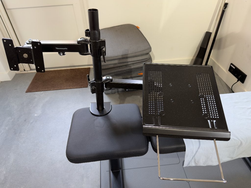 Monitorarm voor 1 scherm en laptopstand, Ophalen, In hoogte verstelbaar, Zo goed als nieuw, Overige typen