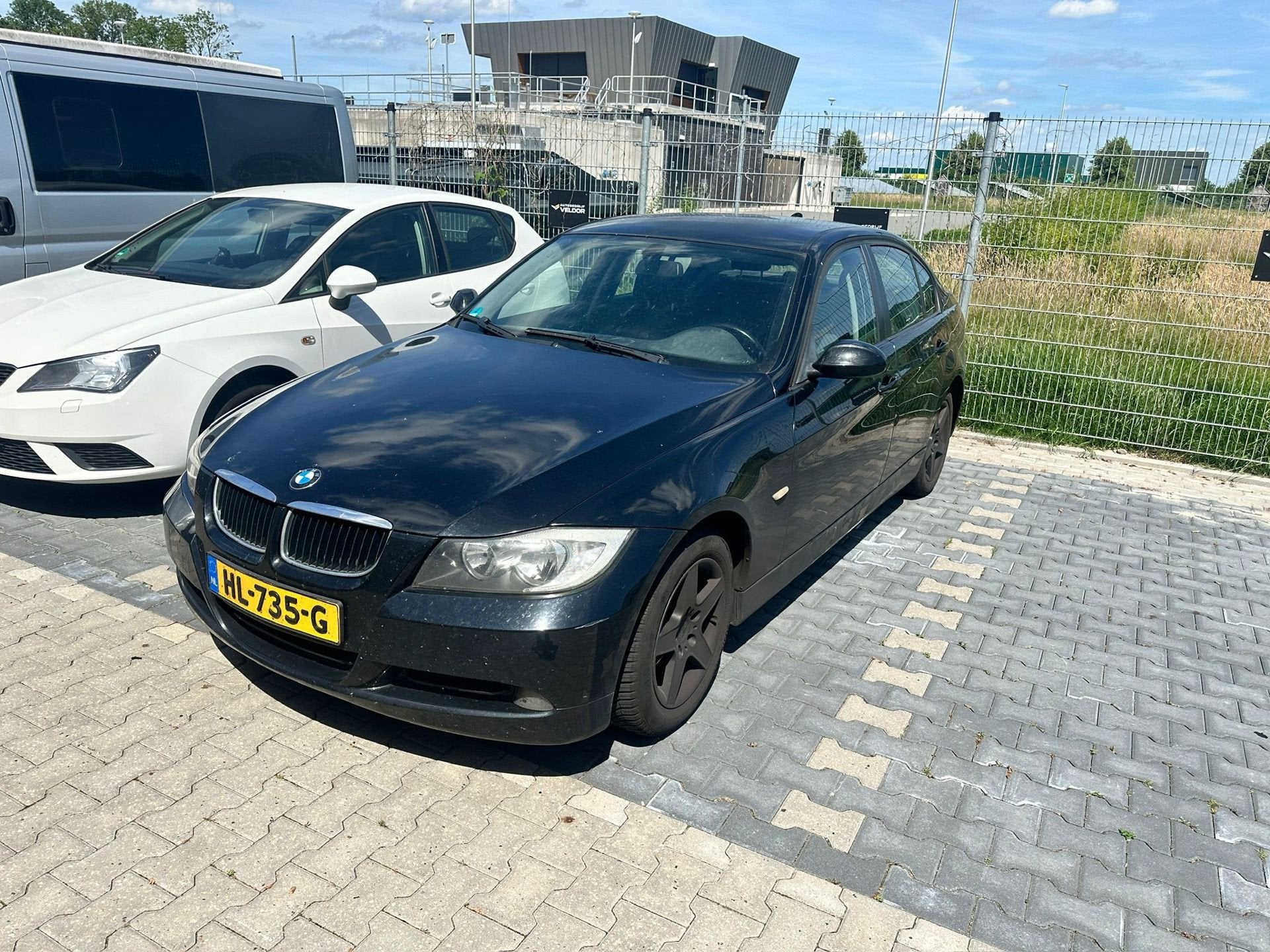 BMW 3-serie 318i EXPORT, Achterwielaandrijving, 4 cilinders, 129 pk, Zwart