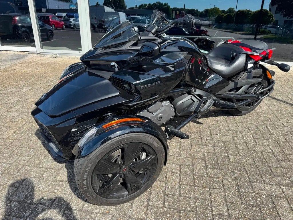 CAN-AM Tour Spyder F3-S SM6 gordel 2X NIEUWSTA € 21.900,00, Traction Control, Scooter, 1330 cc, Bedrijf