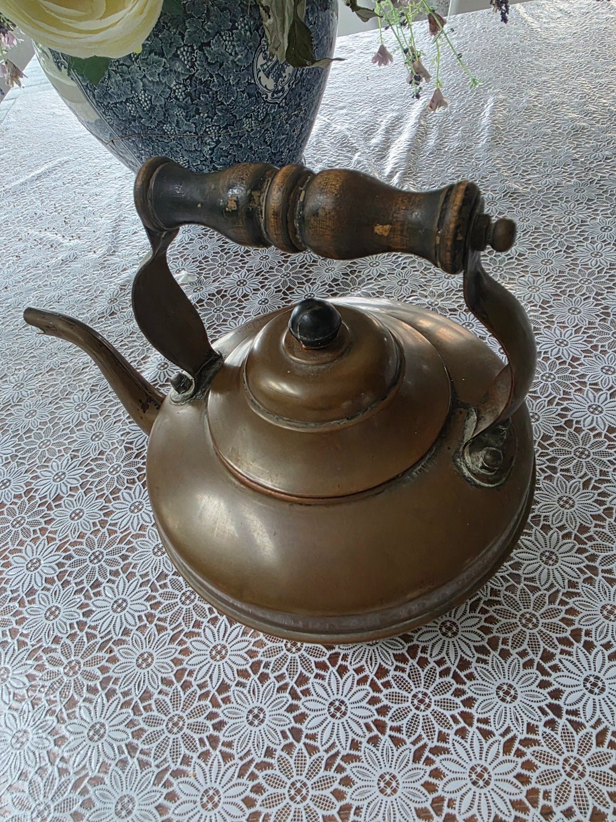 Antieke koperen theeketel met houten handvat, Antiek en Kunst, Ophalen of Verzenden, Koper