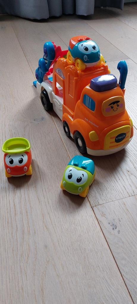 VTech Auto Ambulance met 3 mini voertuigen, Ophalen of Verzenden, Gebruikt, 2 tot 4 jaar