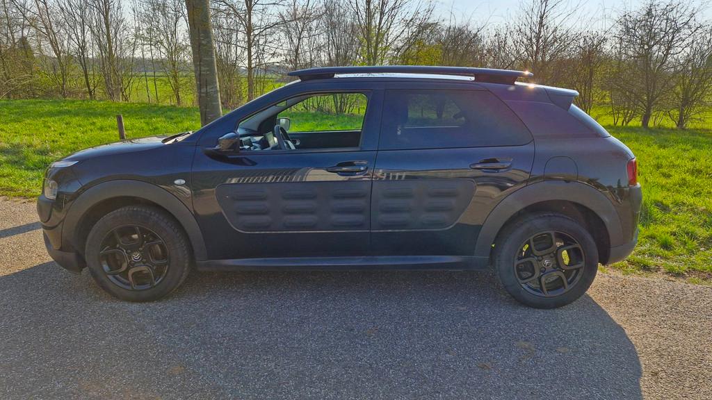 Citroen C4 Cactus 1.2 PureTech Shine 110PK | Rijklaarprijs |, Auto's, Voorwielaandrijving, Stof, 1199 cc, 995 kg