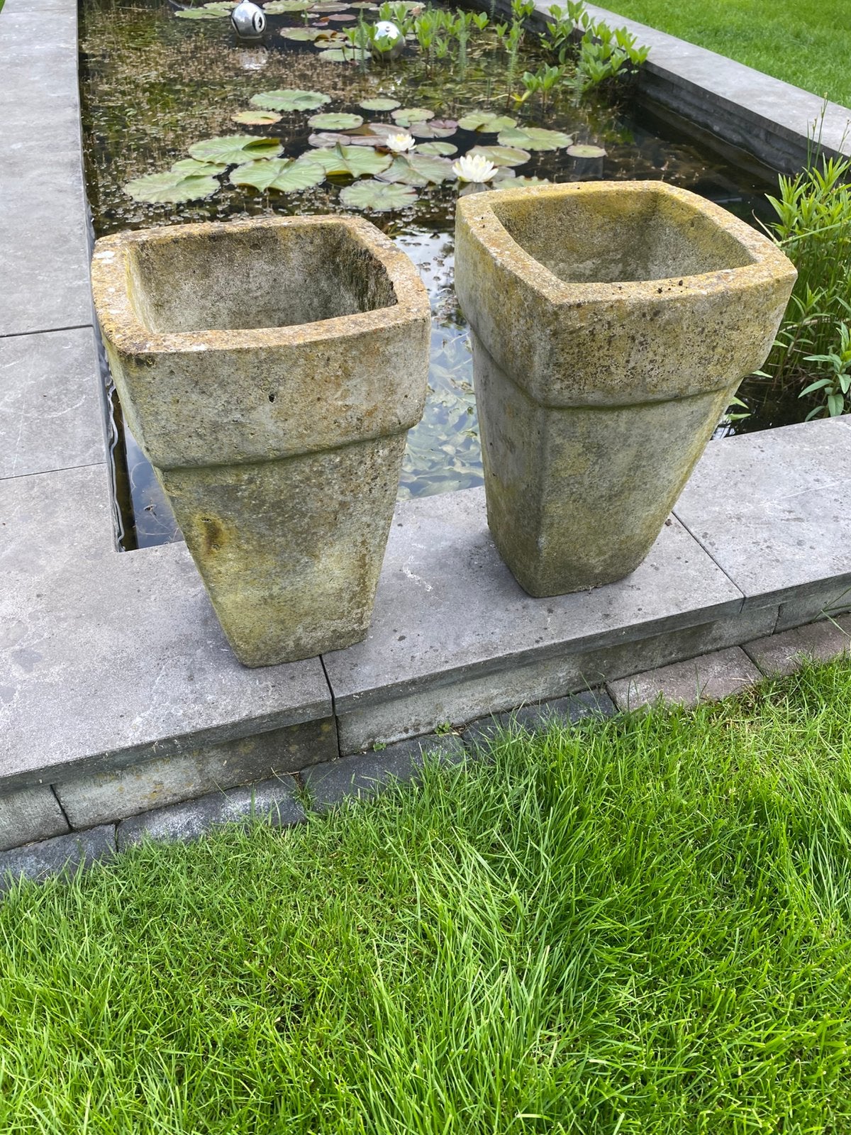 Brocante landelijke bloempotten met mooi verweerd patina, Tuin en Terras, Bloempotten, Gebruikt, Vierkant, Balkon, Beton