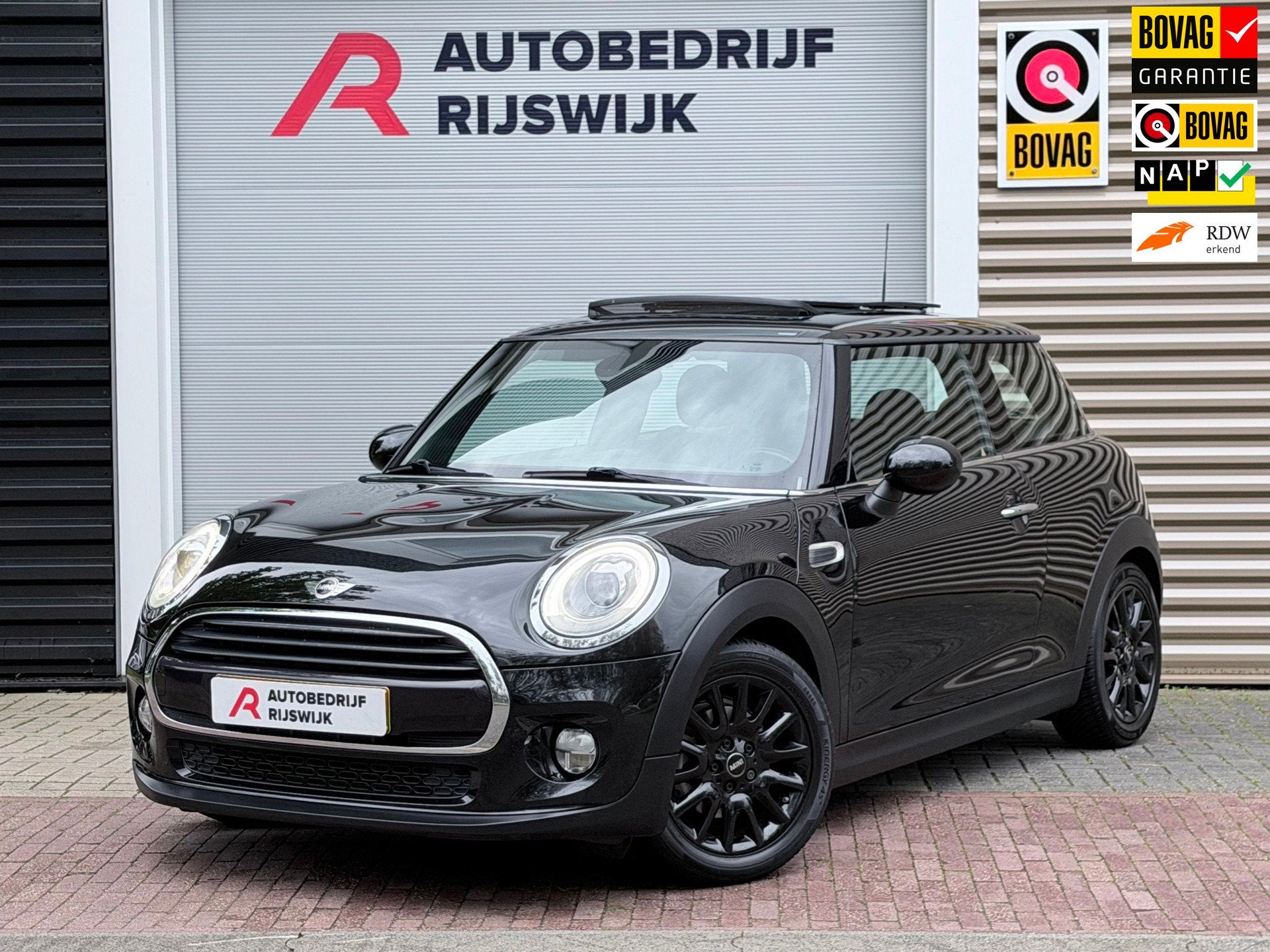 Mini 3-Deurs 1.5 Cooper Chili Business Pano/Xenon/Navi, 136 pk, Gebruikt, Euro 6, 4 stoelen