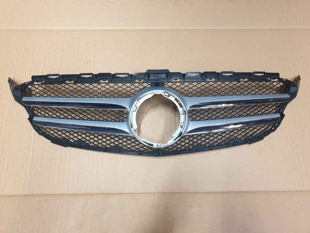 Grill Mercedes W205 C-Klasse Facelift A2058801704 2019<, Gebruikt, Voor, Mercedes-Benz, Niet ingevuld