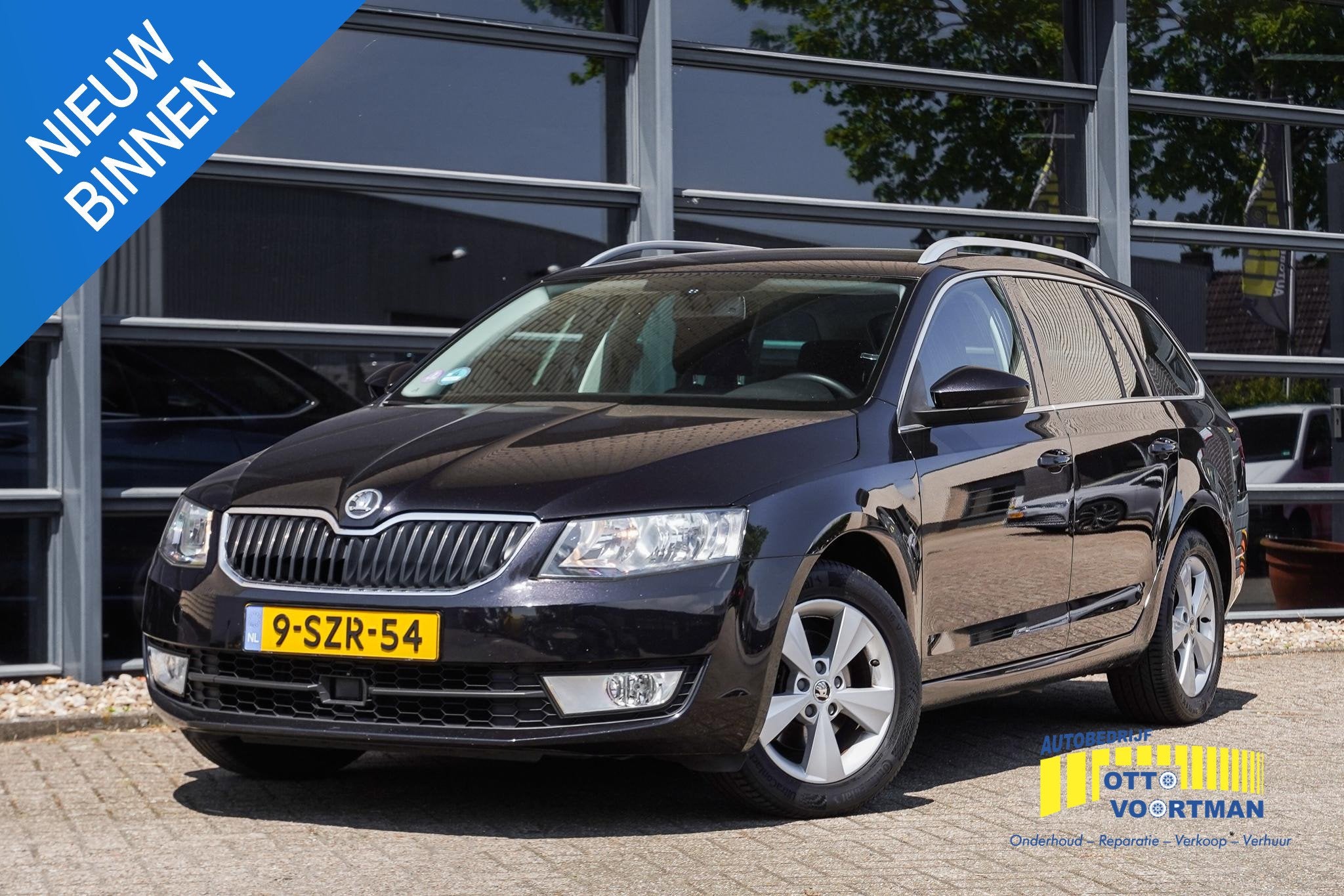 Skoda Octavia Combi 1.2 TSI Elegance Trekhaak|1e eig.|Goed o, Auto's, Euro 5, Gebruikt, 4 cilinders, Zwart