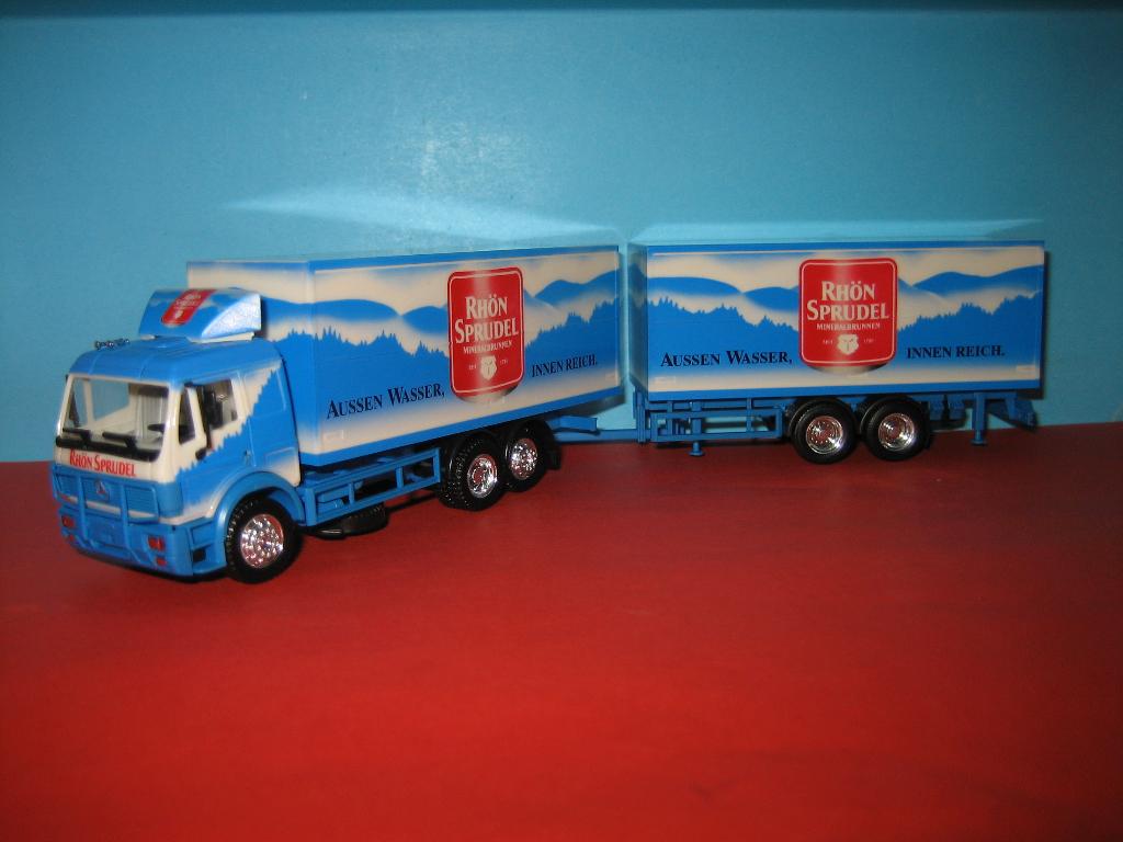 Rhon-Sprudel  MERCEDES met wipkar  Herpa, Ophalen of Verzenden, Zo goed als nieuw, Bus of Vrachtwagen, Herpa